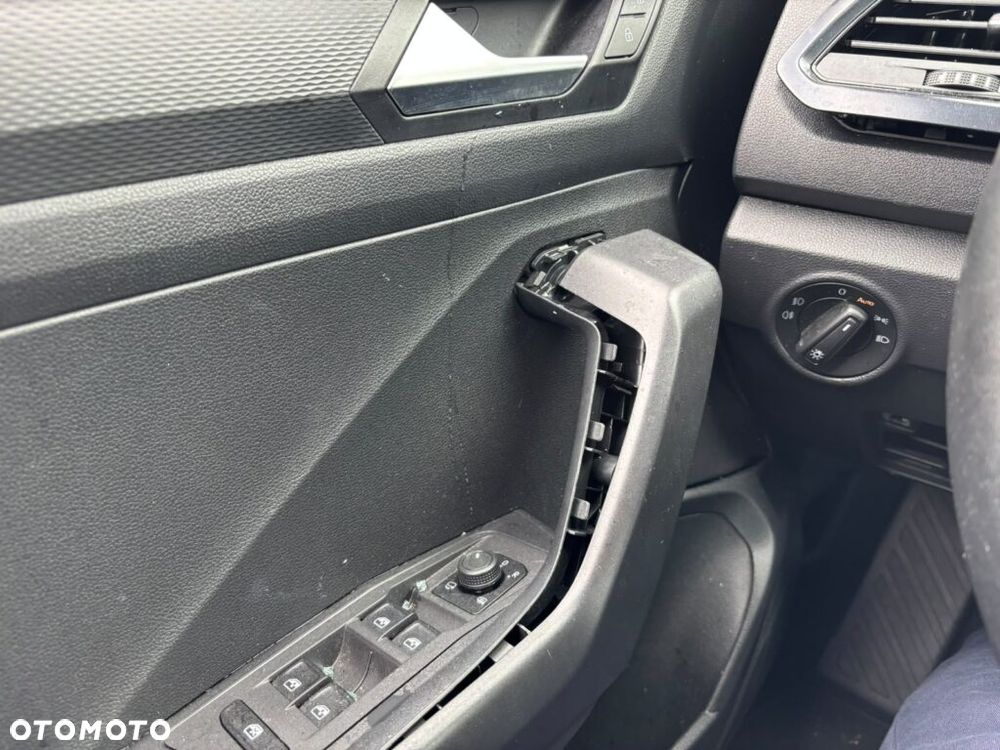 Volkswagen T-Roc 1.6 TDI SCR - 8
