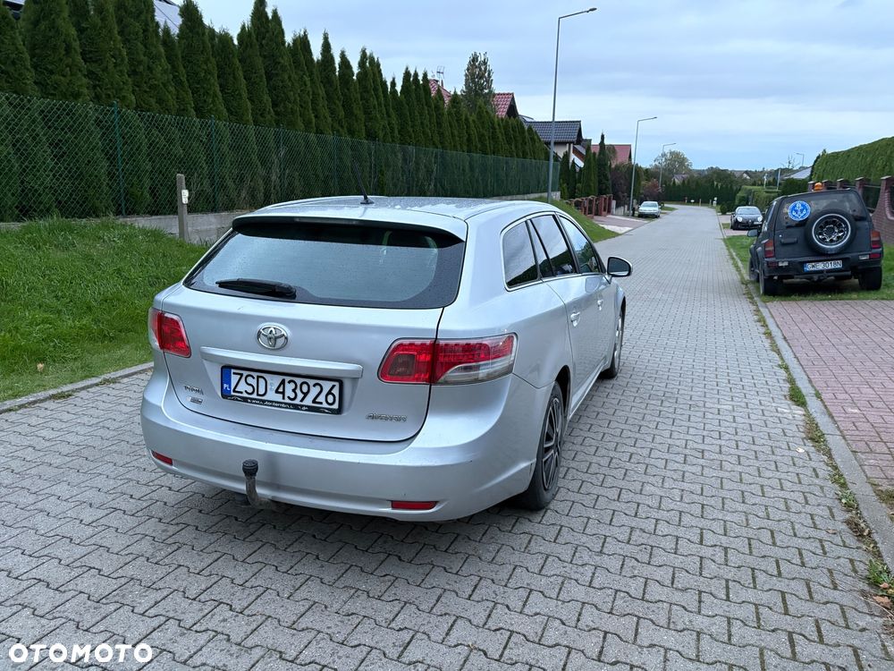 Toyota Avensis - 5