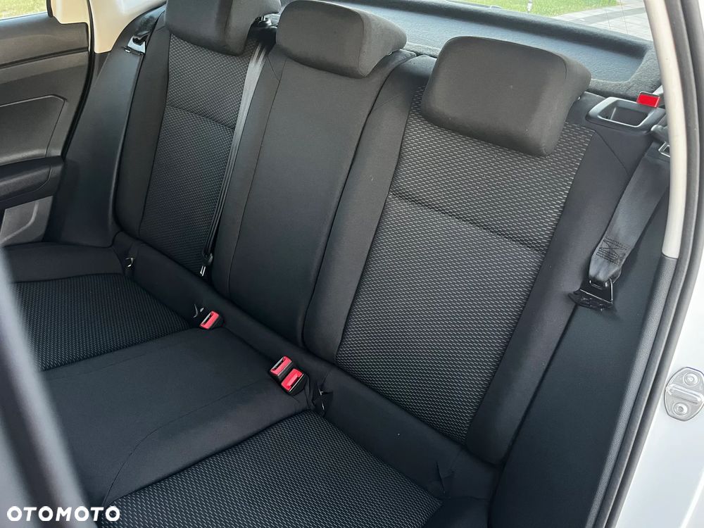 Volkswagen Polo - 13