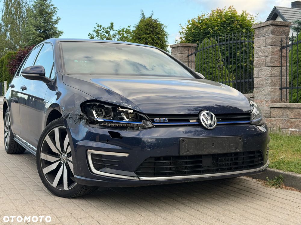 Volkswagen Golf - 6