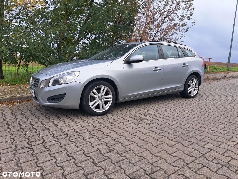 Volvo V60 D2 Momentum - 4