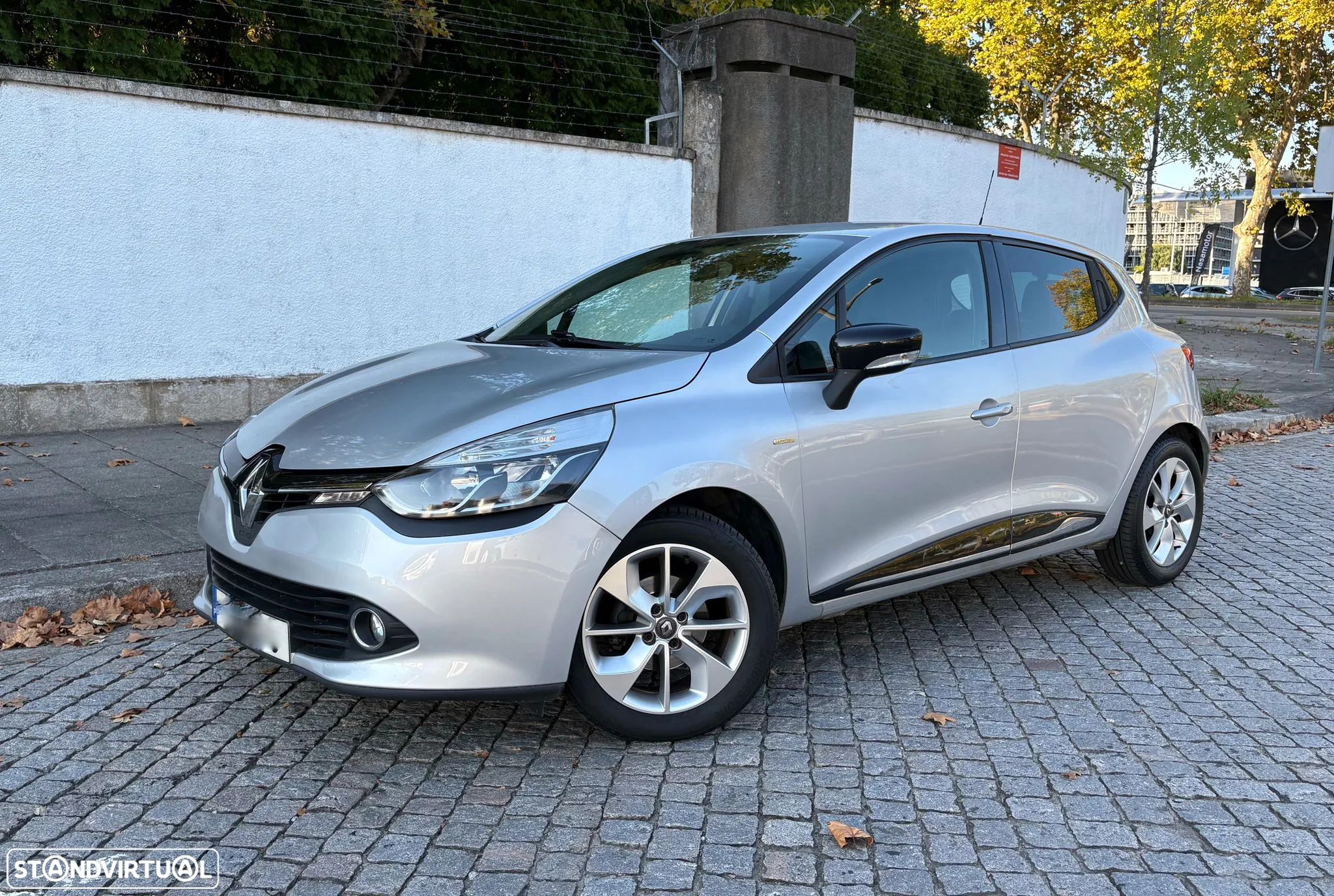 Renault Clio 0.9 TCe Limited Edition - 1