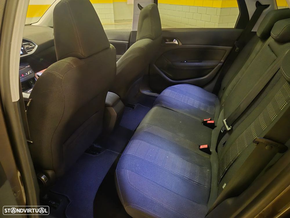 Peugeot 308 SW 1.6 e-HDi Allure - 27