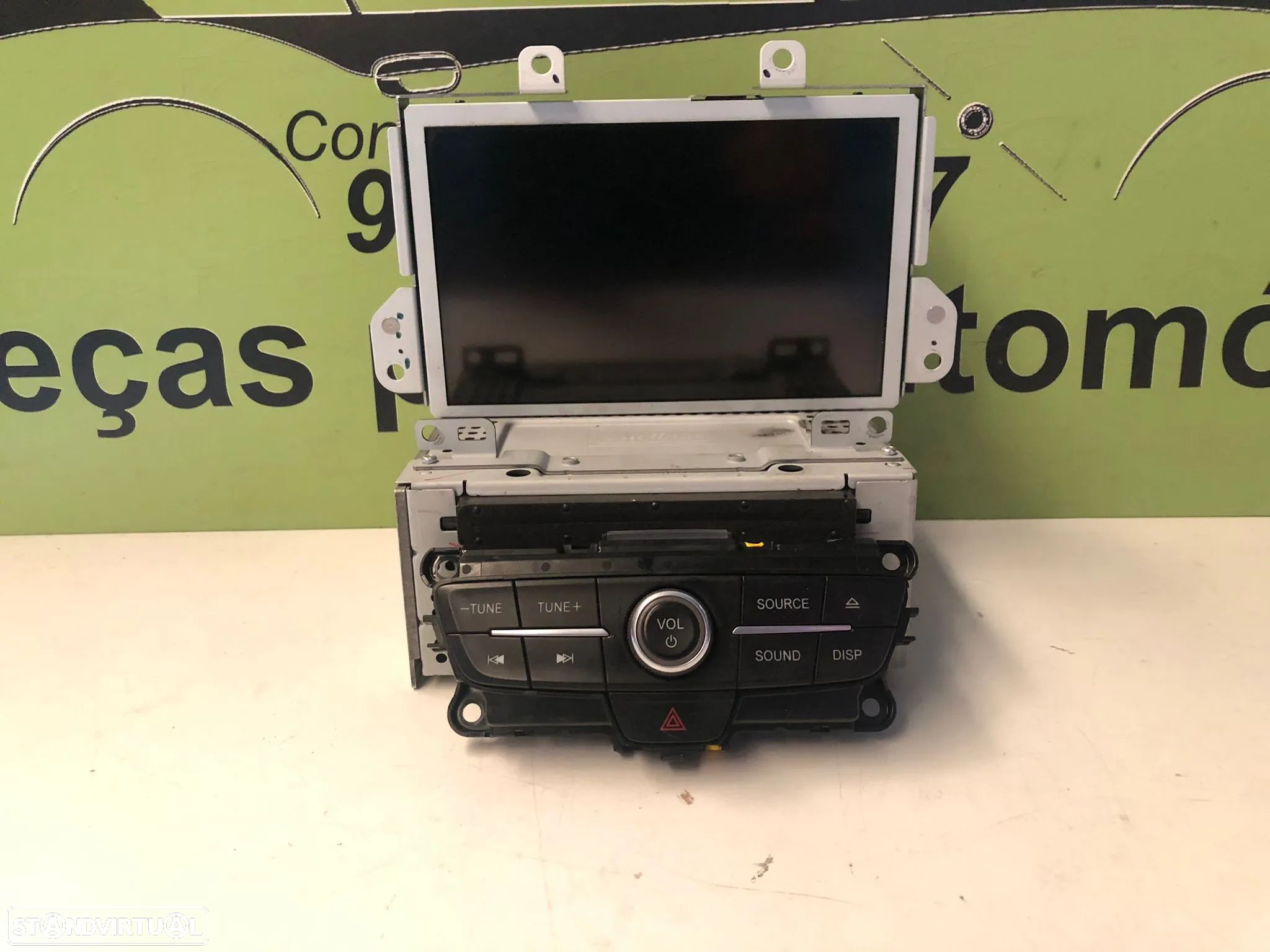 FORD FOCUS III AUTO RADIO - R153 - 1