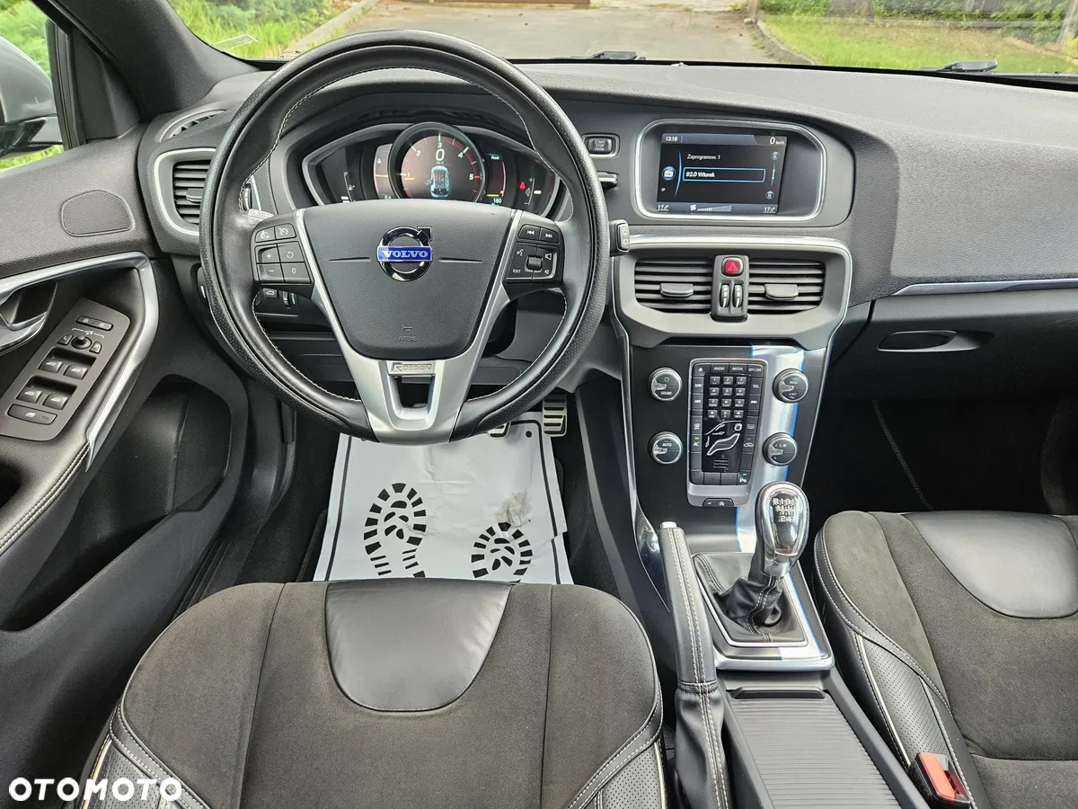 Volvo V40 D2 R-Design - 8