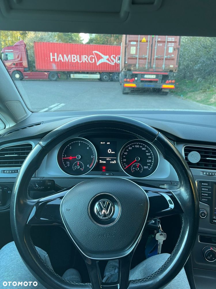 Volkswagen Golf 1.6 TDI BlueMotion Comfortline - 23