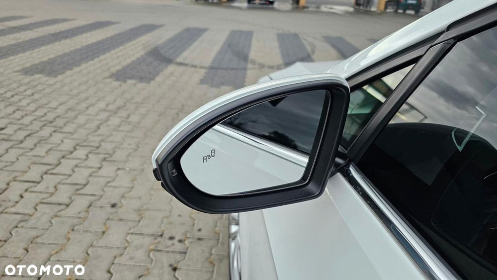 Volkswagen Golf 2.0 TSI OPF 4Motion DSG R-Line - 38