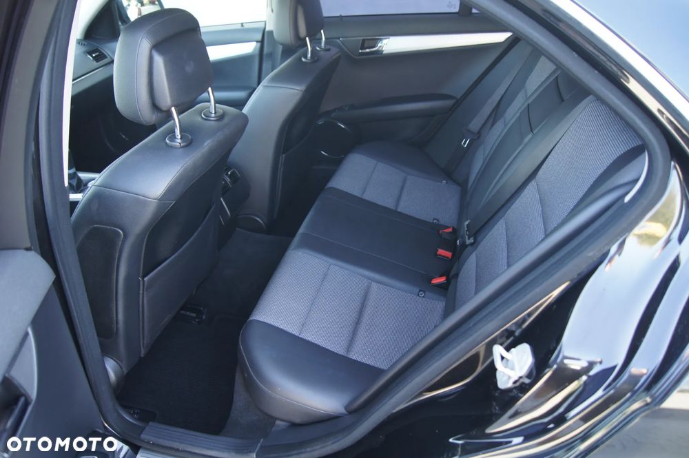 Mercedes-Benz Klasa C 200 Kompressor Avantgarde - 25