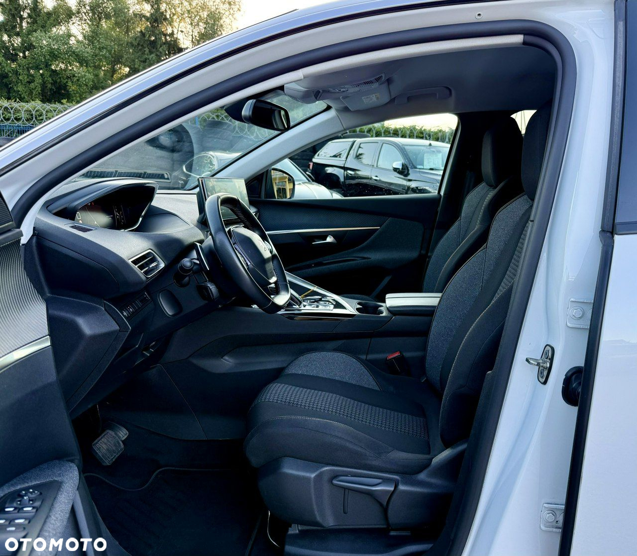 Peugeot 3008 1.5 BlueHDi Allure Pack S&S EAT8 - 9