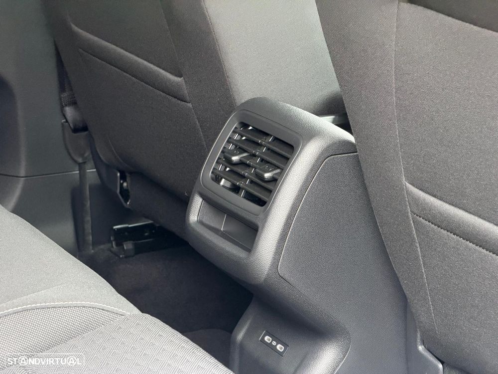 VW T-Roc 1.5 eTSI Life DSG - 17