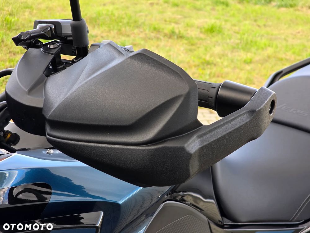 Kawasaki Versys 1100 SE - 16