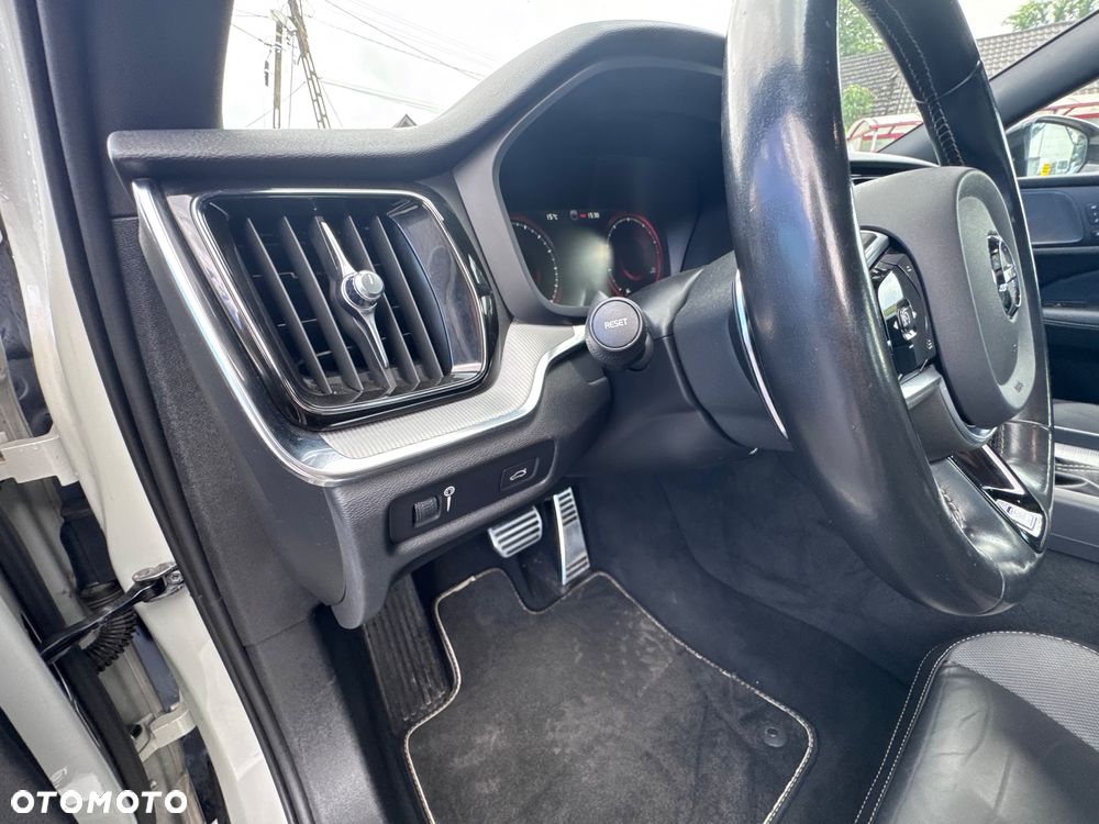 Volvo S60 T6 AWD R-Design - 19