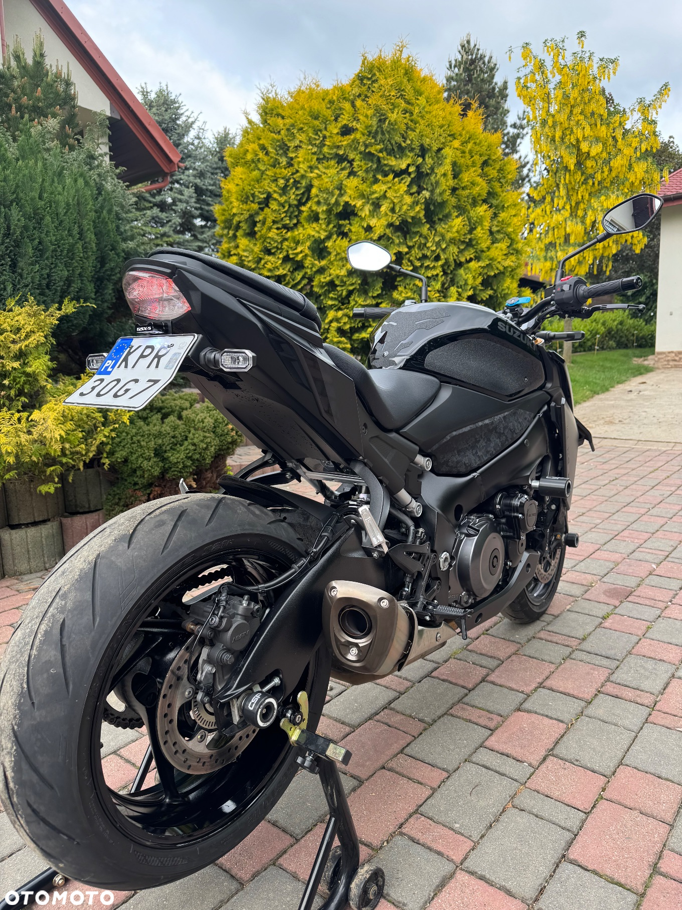Suzuki GSX 1000 - 3