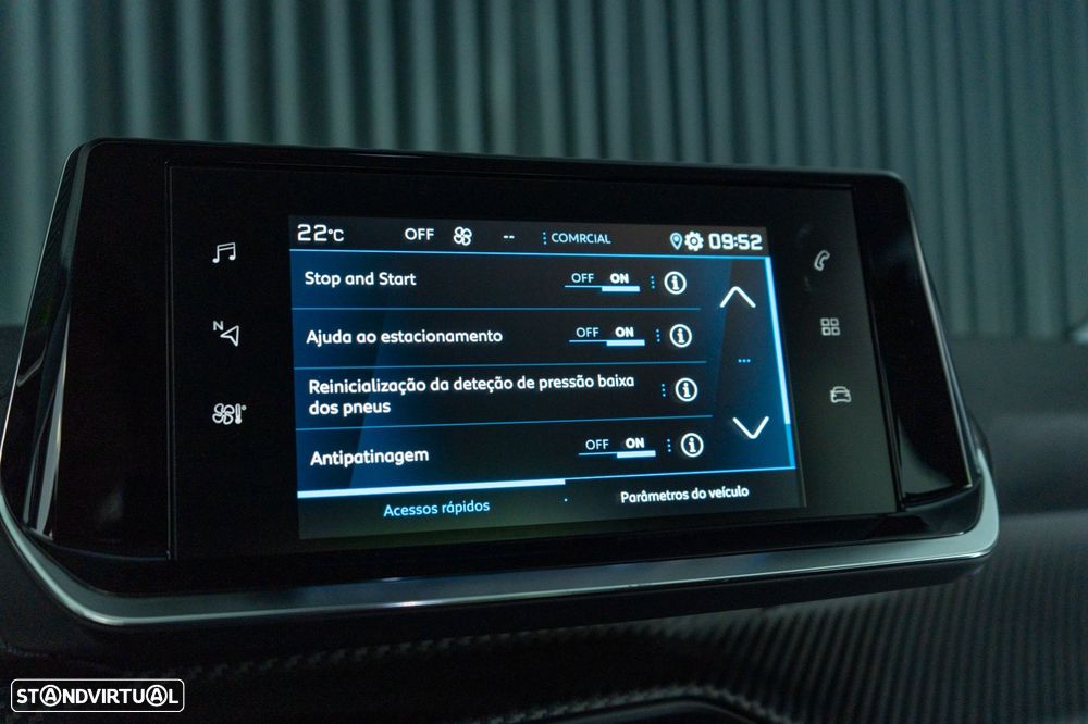 Peugeot 2008 1.2 PureTech Allure EAT8 - 17