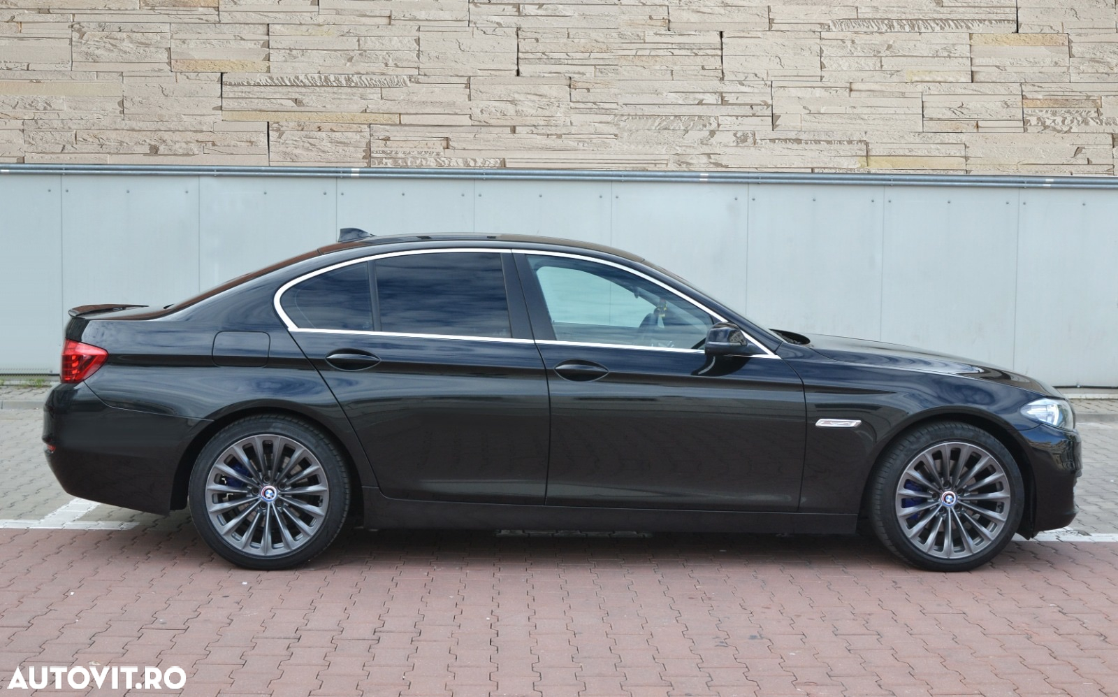 BMW Seria 5 520d xDrive - 22