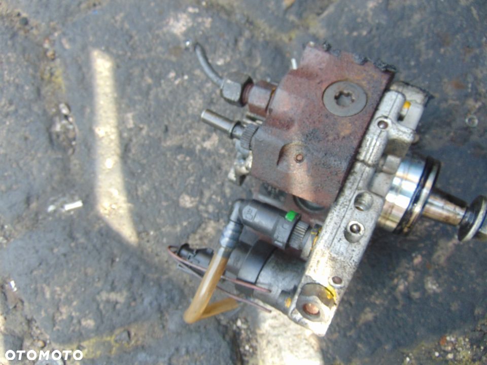 Pompa wtryskowa Renault master 2,5 DCI cena sztuka - 2
