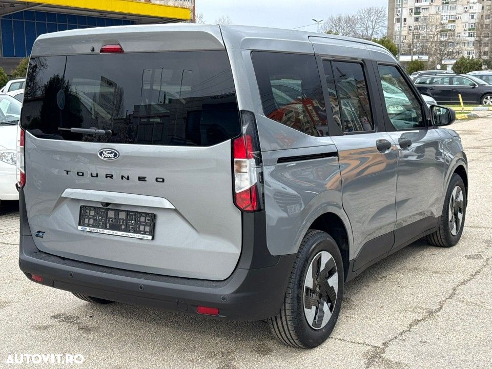 Ford Tourneo Courier - 7