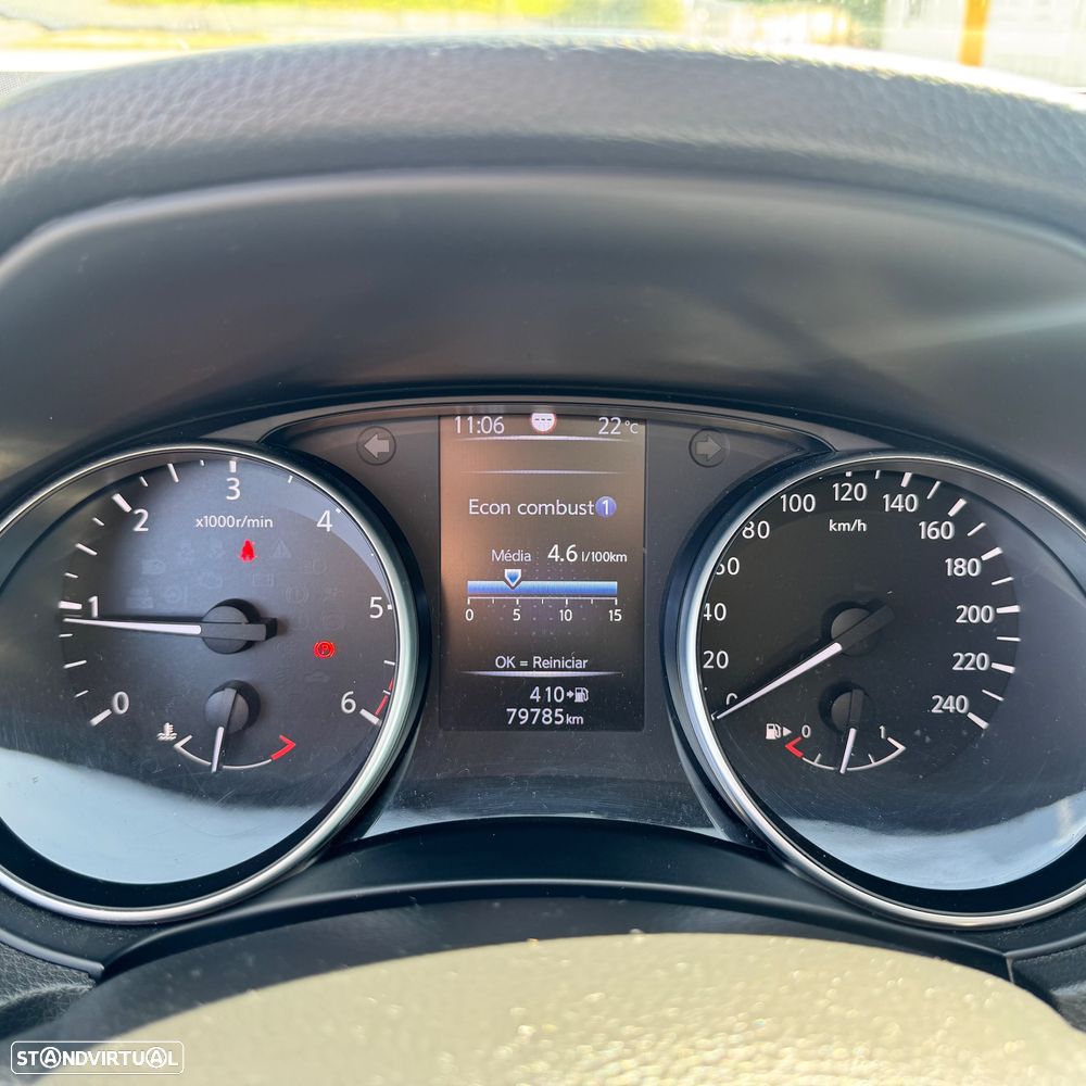 Nissan Qashqai 1.5 dCi N-Connecta J18+Led - 14