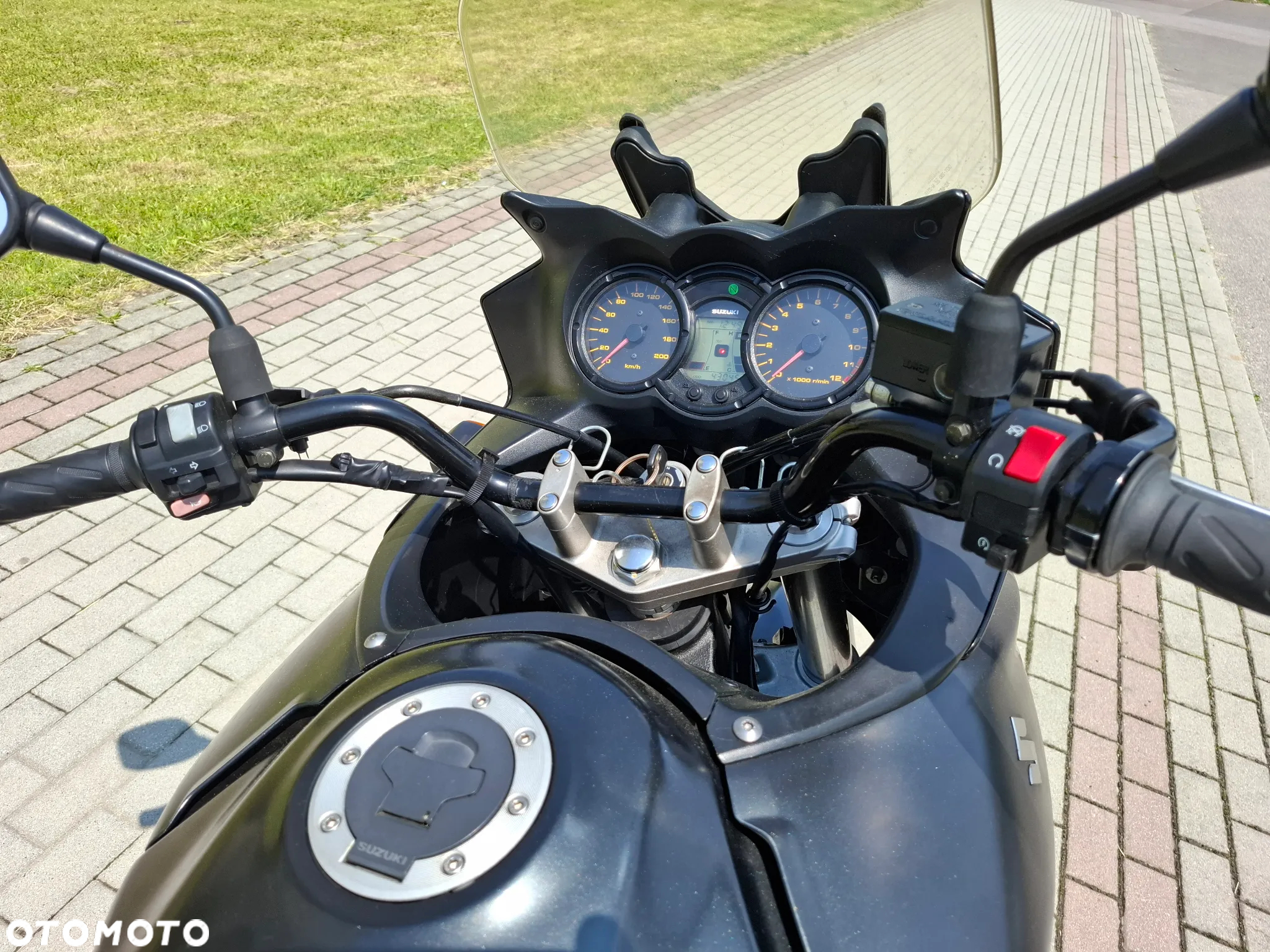 Suzuki DL - 16