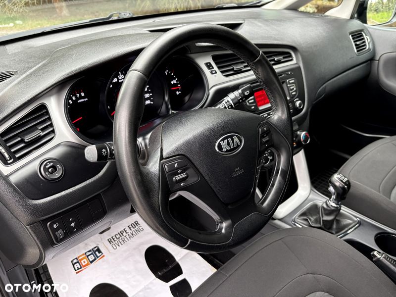 Kia Ceed 1.6 GDI Dream Team Edition - 21
