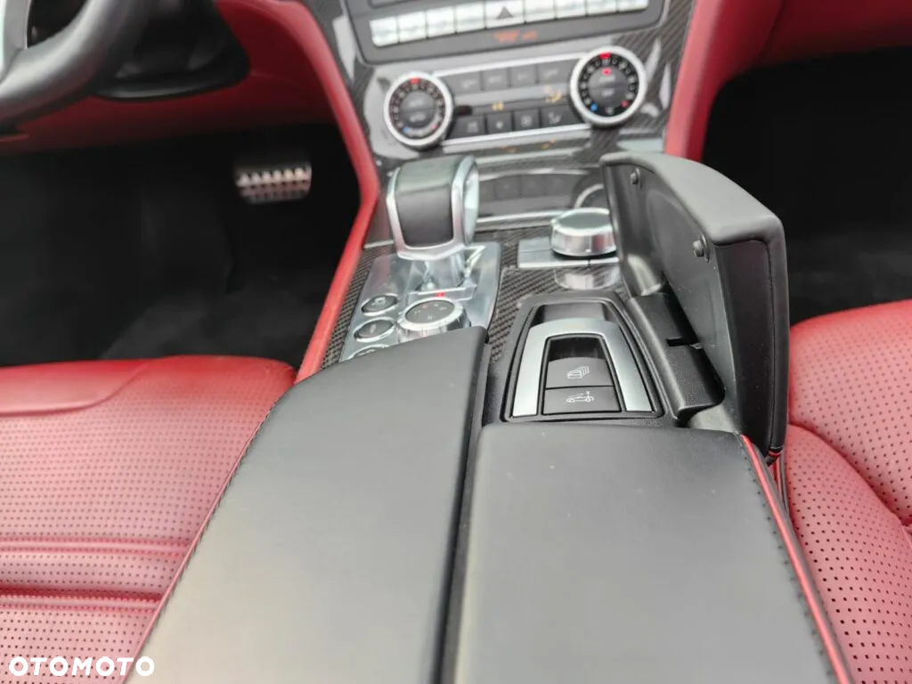 Mercedes-Benz SL 63 AMG - 30