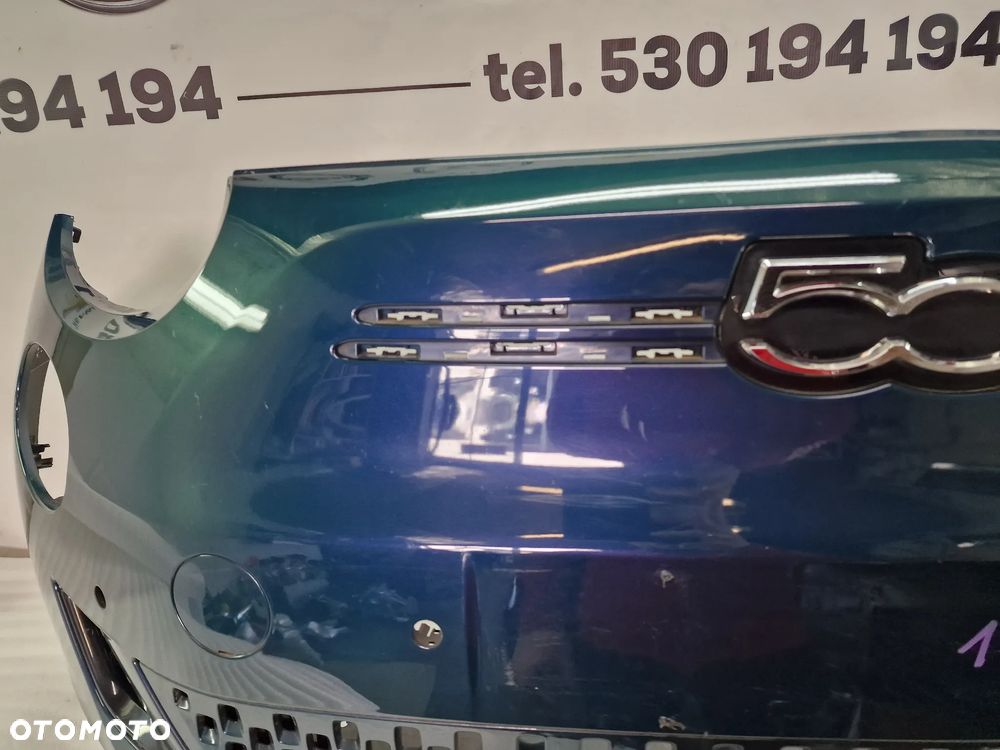 FIAT 500 E II ELECTRIC / ELEKTRYK 20- ZDERZAK PRZEDNI PRZÓD NA 6xPDC 6X PDC , NR 735714063 / 735714055 , + ZNACZEK , NR ZNACZKA 735710608 , NR AUKCJI NZ1376 - 20