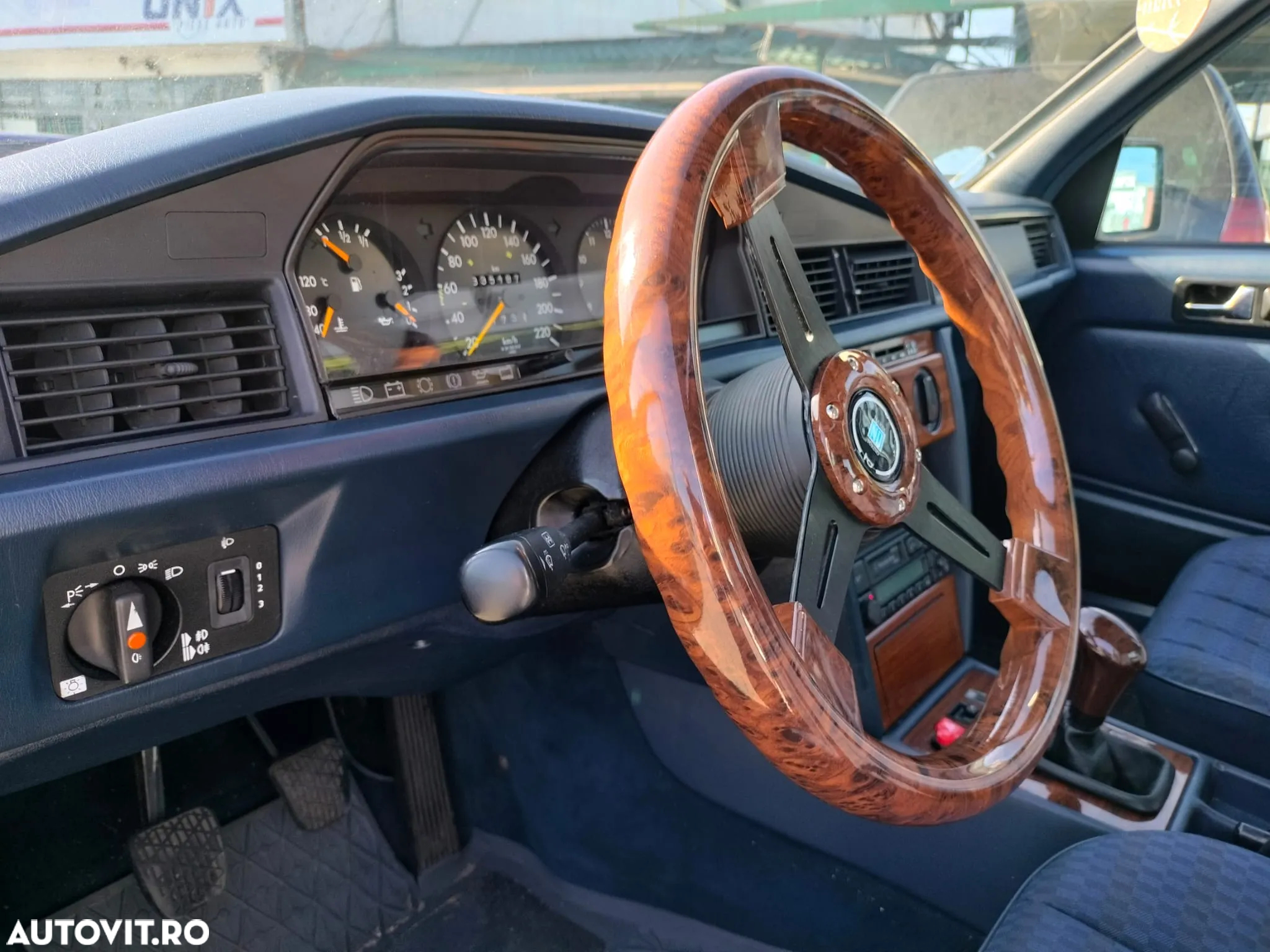 Mercedes-Benz W201 - 4