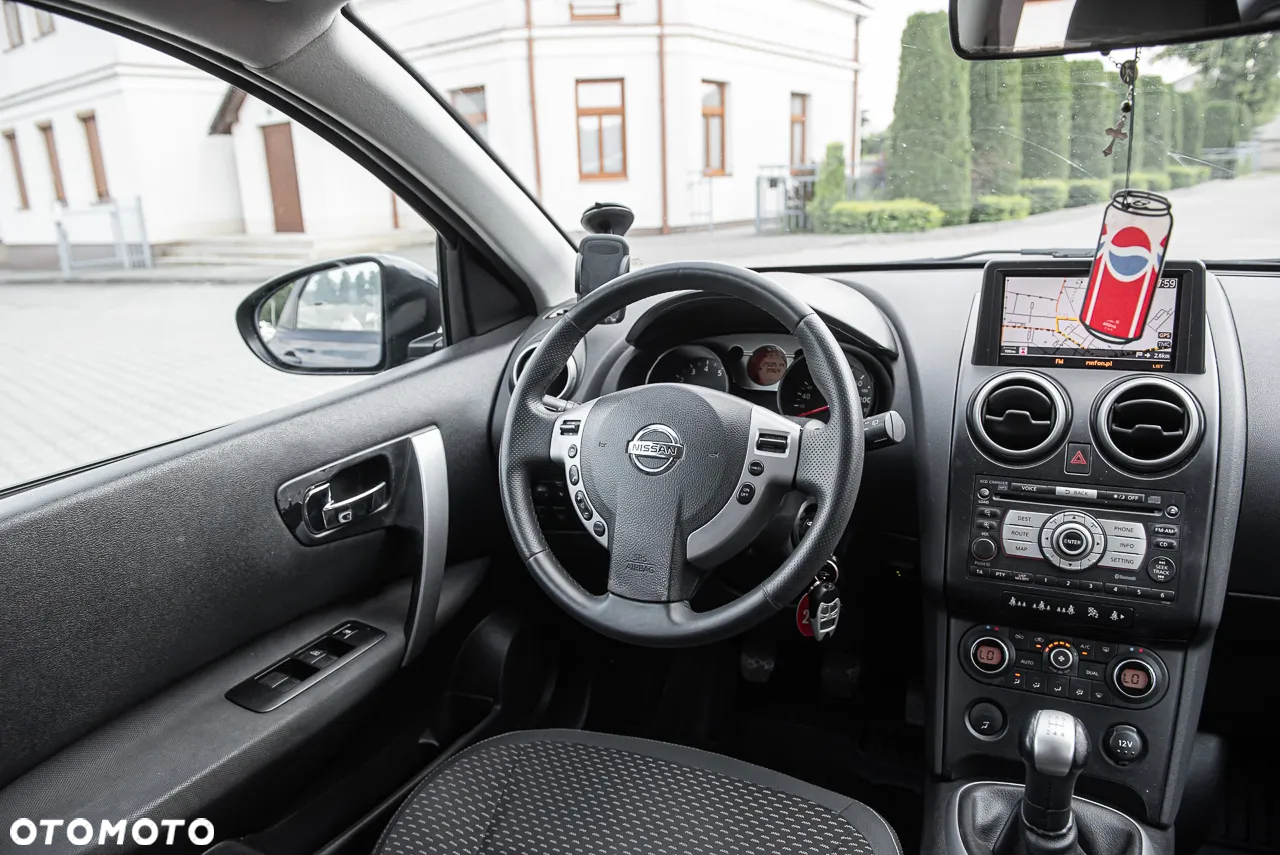 Nissan Qashqai - 25