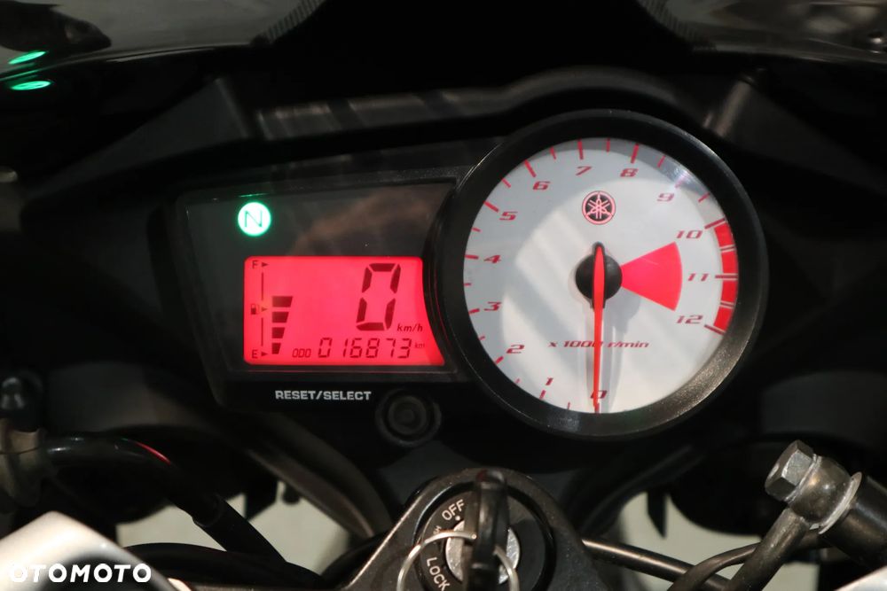 Yamaha YZF - 12