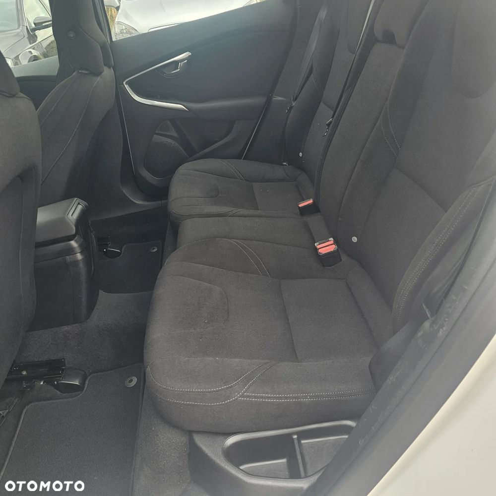 Volvo V40 D2 Kinetic - 23