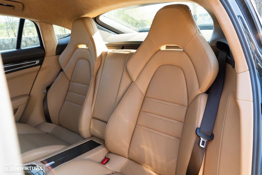 Porsche Panamera 4 S - 9