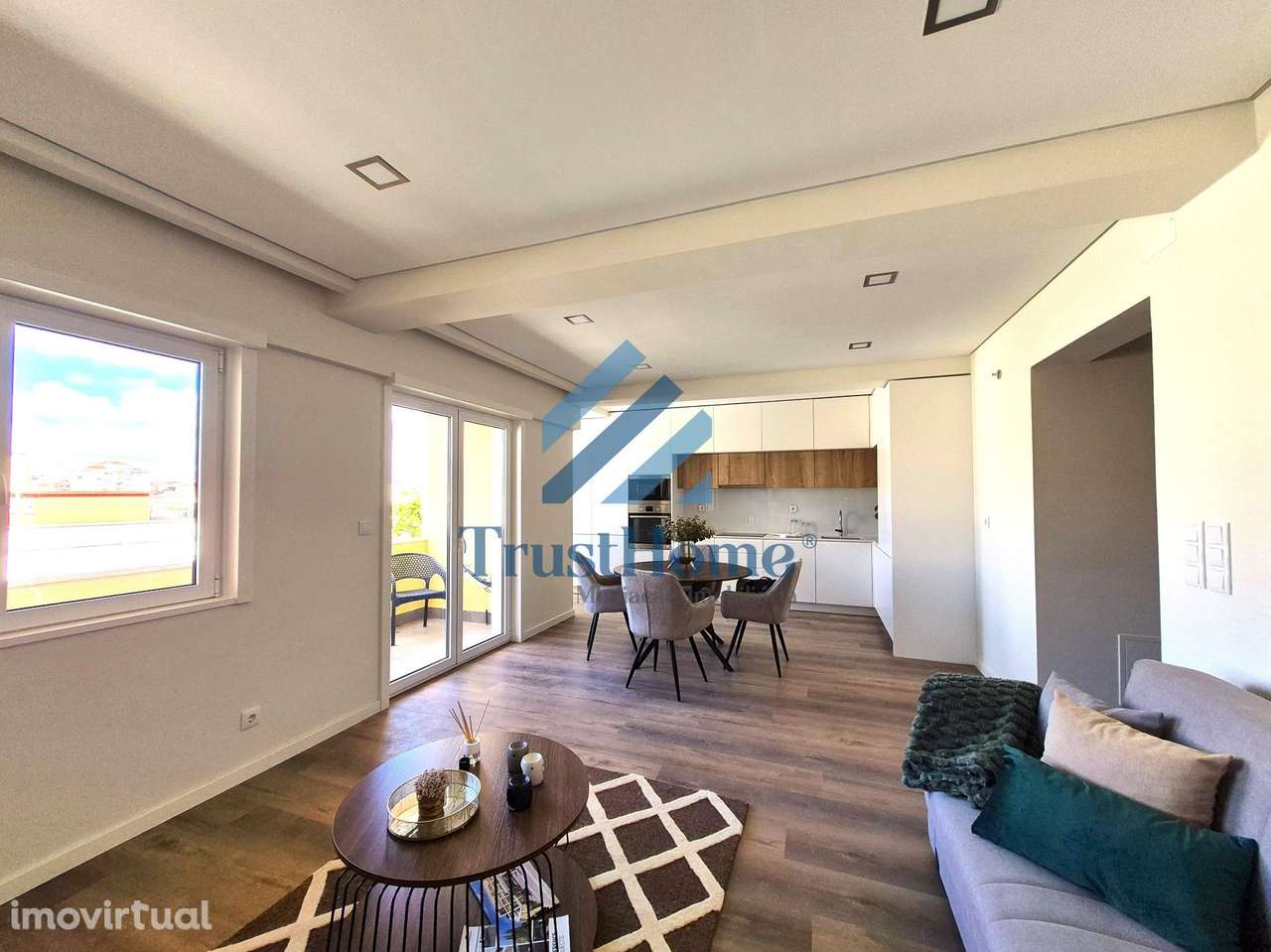 T3 Totalmente Remodelado c/varanda em Benfica - Grande imagem: 3/35