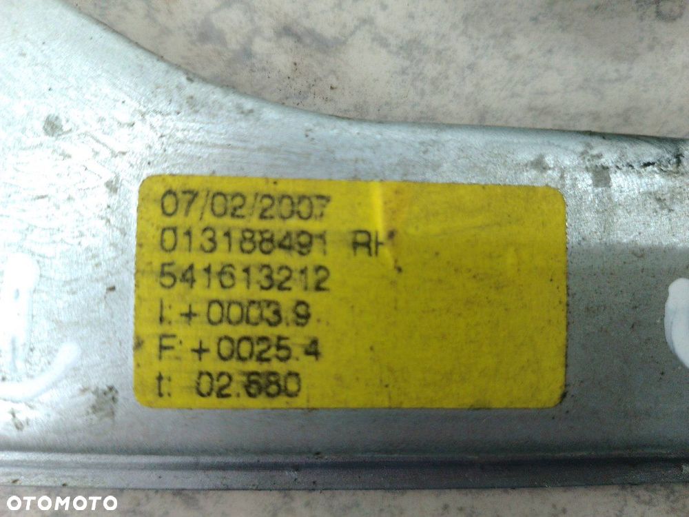 PODNOŚNIK SZYBY PRAWY PRZÓD OPEL CORSA D 013188491 - 2
