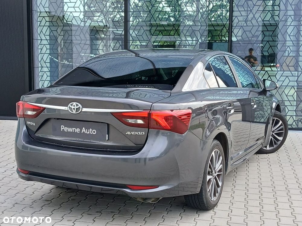 Toyota Avensis 1.8 Premium EU5 - 12