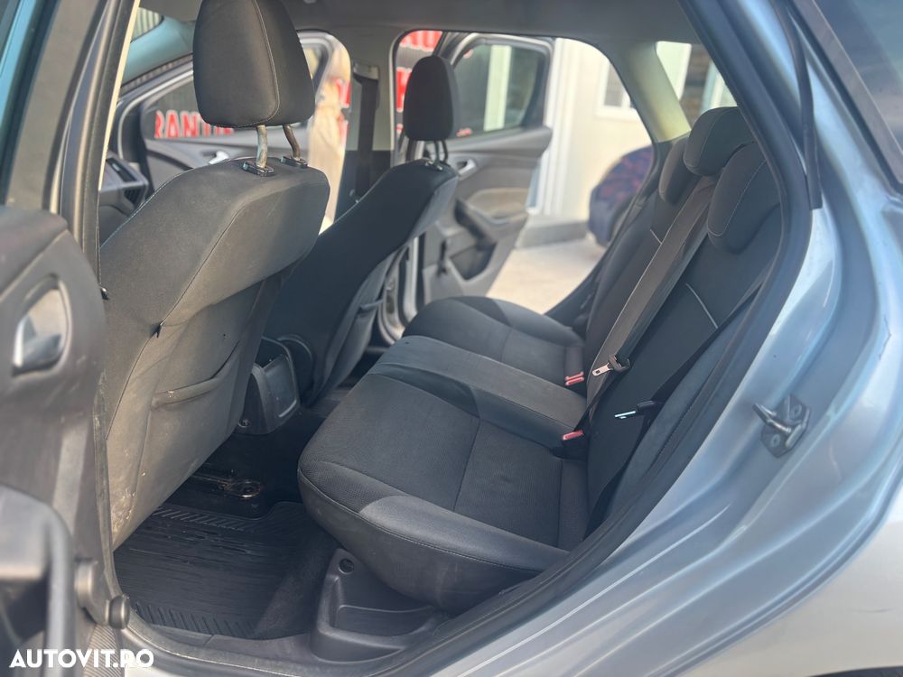Ford Focus 1.6 TDCI DPF Titanium - 11