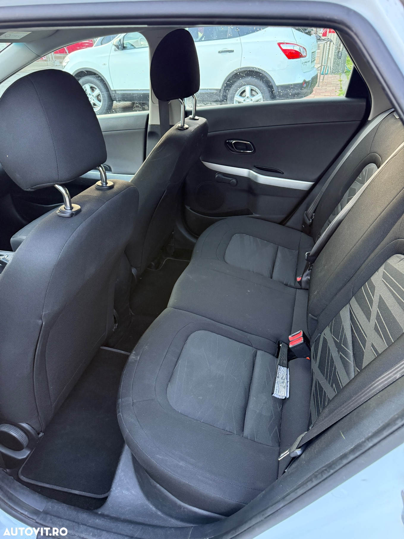 Kia Ceed - 9