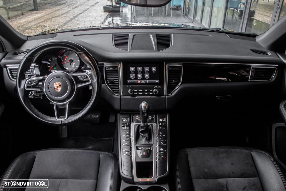 Porsche Macan S - 40