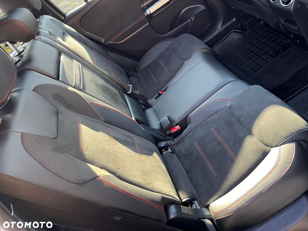 Mercedes-Benz GLB 200 d 8G-DCT AMG Line - 12