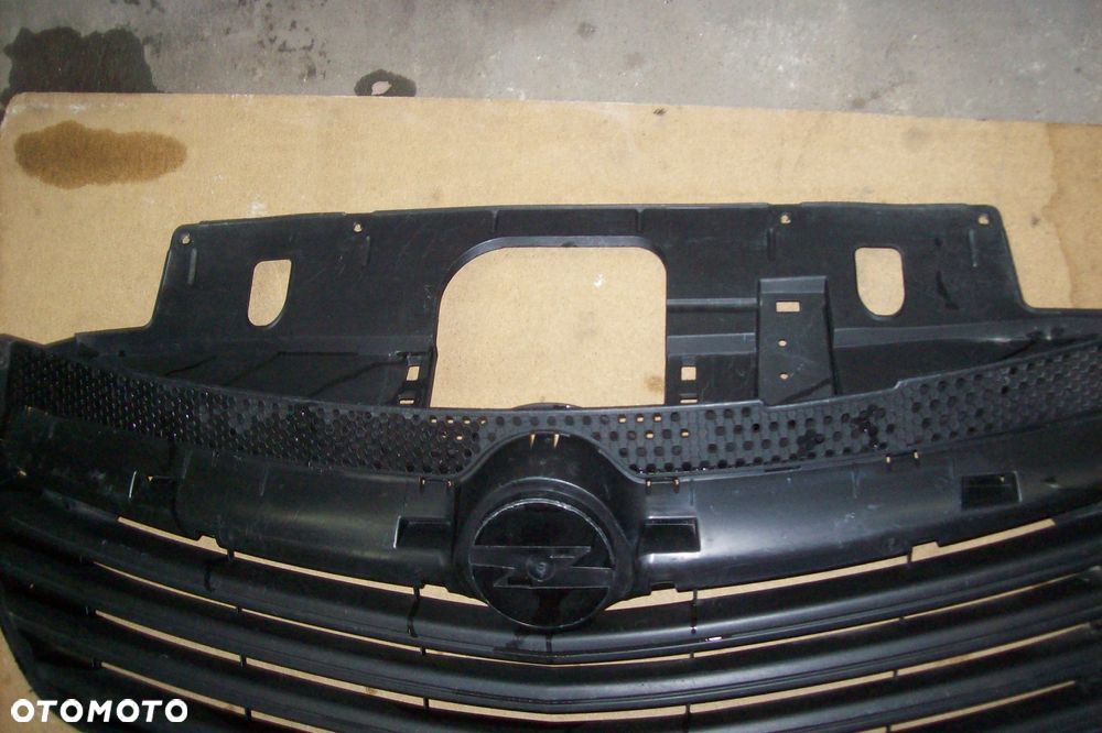 grill opel vivaro ii - 2