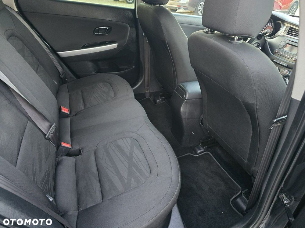 Kia Ceed - 13