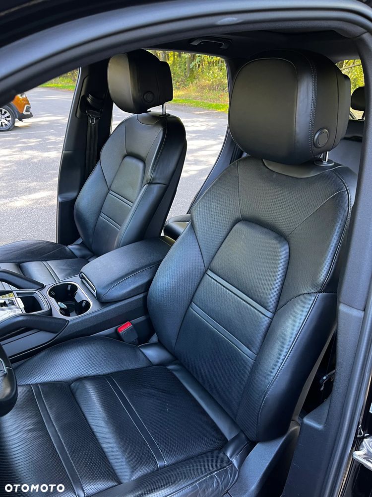 Porsche Cayenne - 18