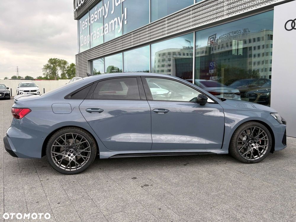 Audi RS3 Limousine - 12