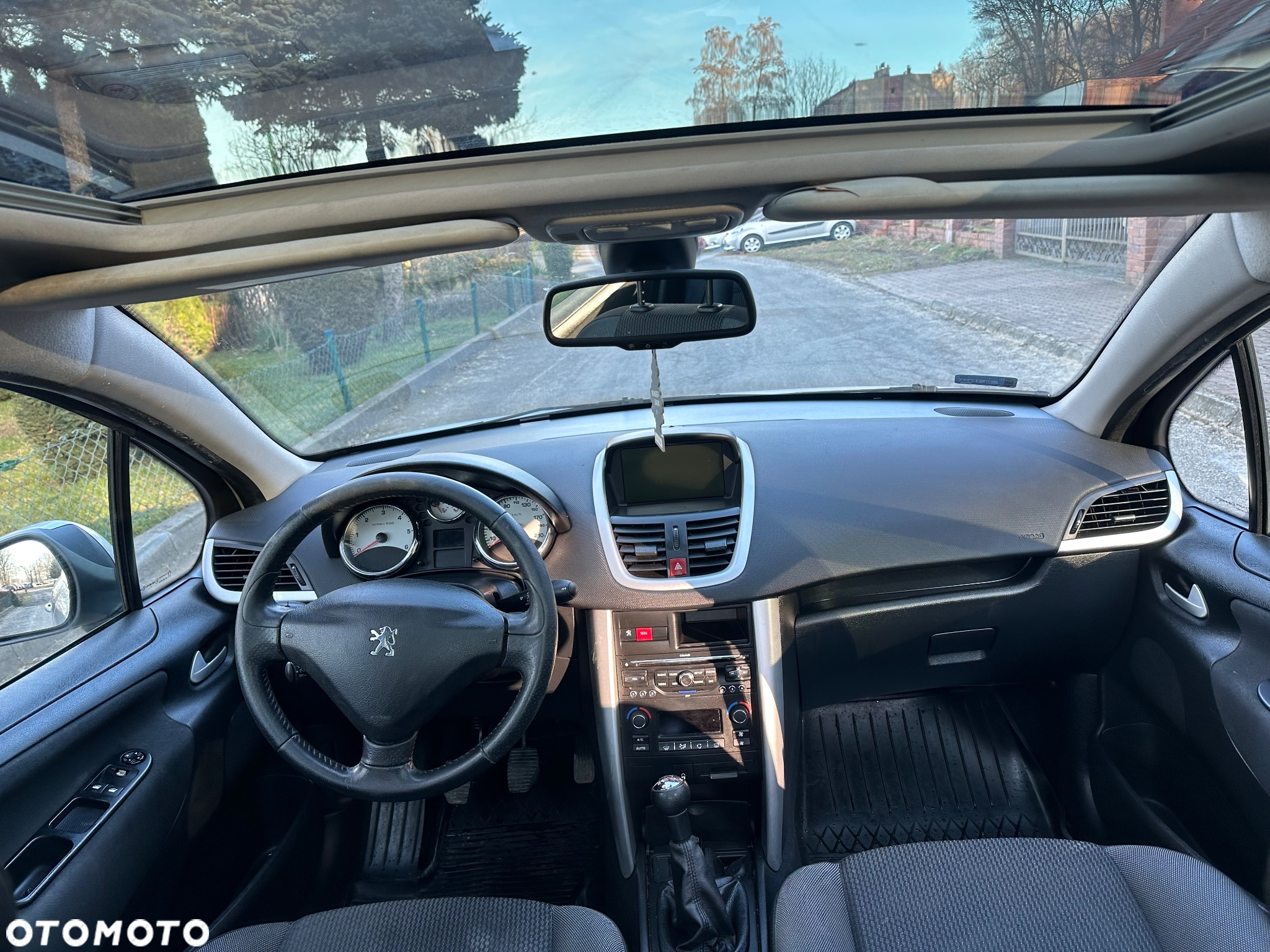Peugeot 207 - 8