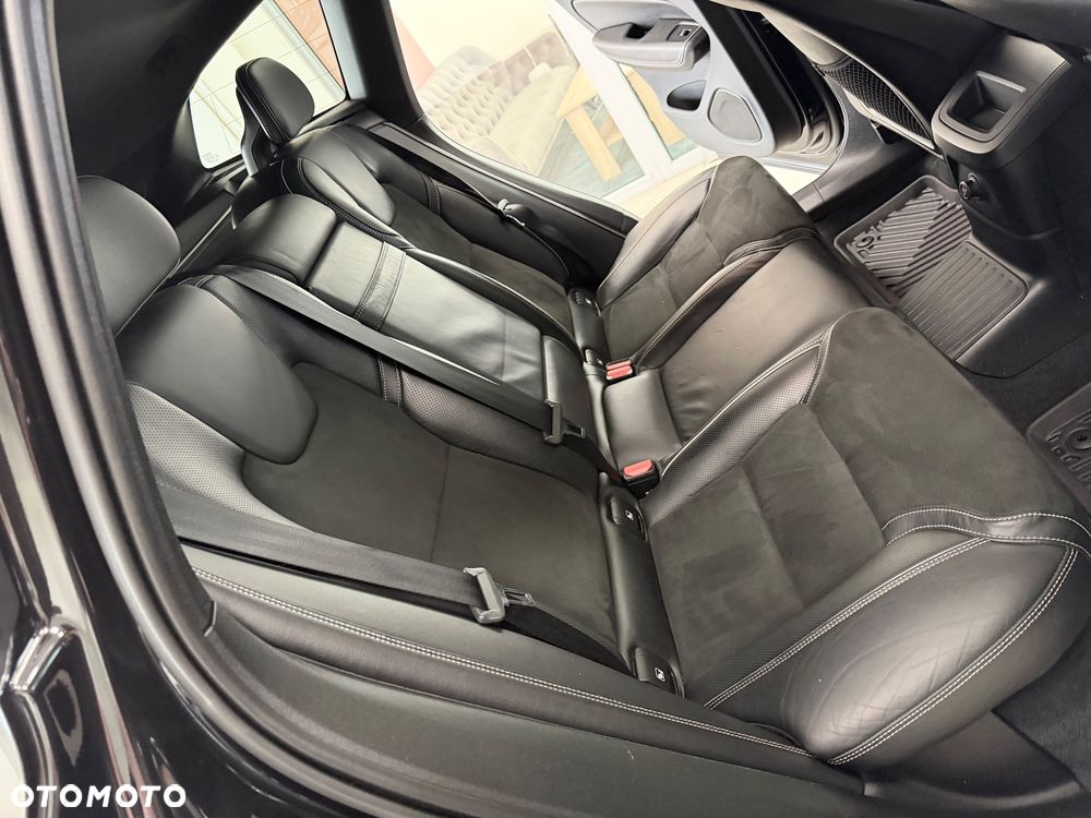 Volvo XC 60 T6 AWD Plug-In Hybrid R-Design - 29