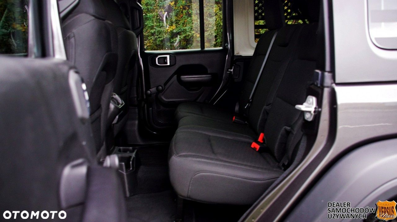 Jeep Wrangler - 21