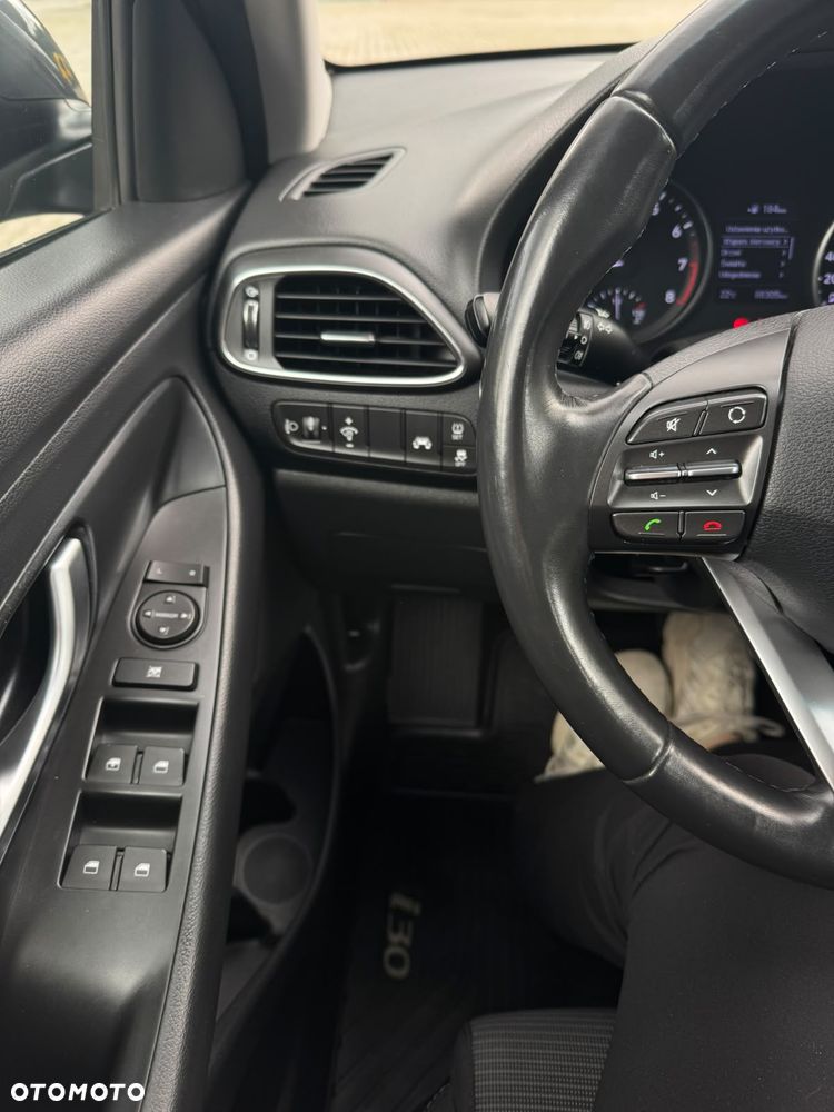 Hyundai i30 1.4 Classic + - 5