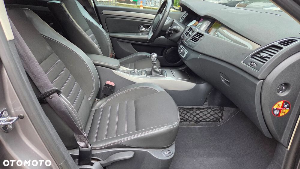 Renault Laguna dCi 150 FAP Start-Stop Paris - 33