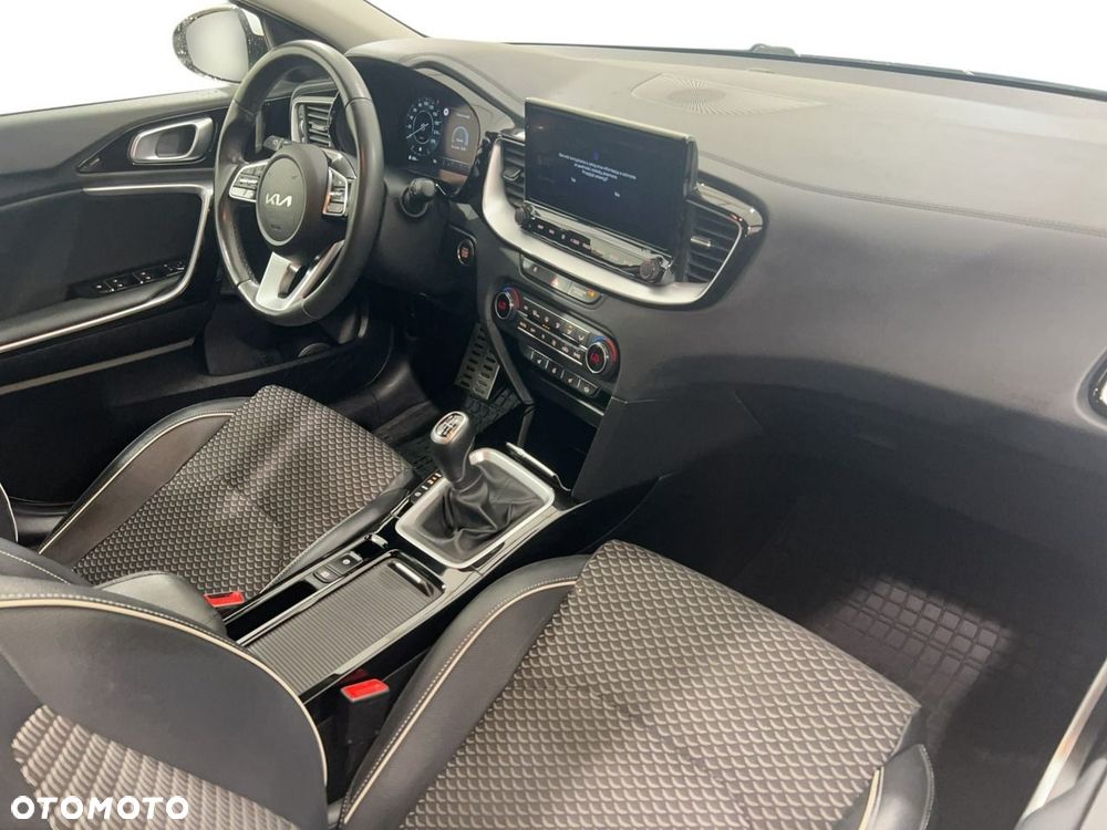 Kia Ceed 1.5 T-GDI Business Line Plus - 15