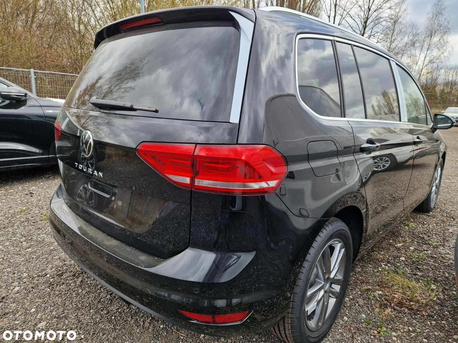 Volkswagen Touran - 6