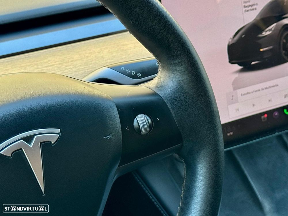 Tesla Model Y Performance Dual Motor AWD - 41